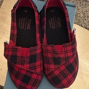 TOMS Kids Black and Red Plaid Moccasins